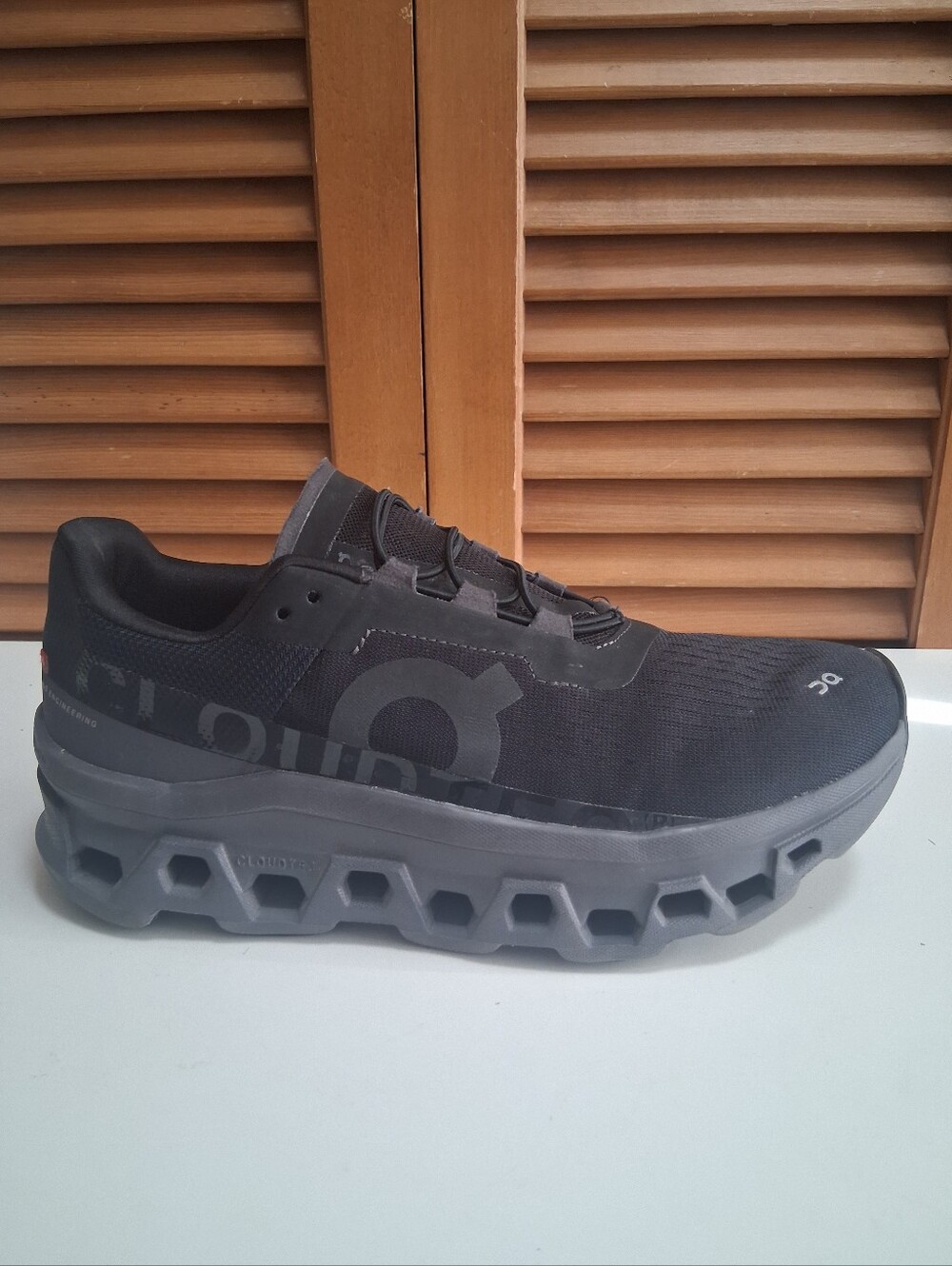 ON CLOUDMONSTER ALL BLACK WOMEN'S RUNNING SHOE * SIZE: 9